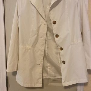 White rain coat feeling